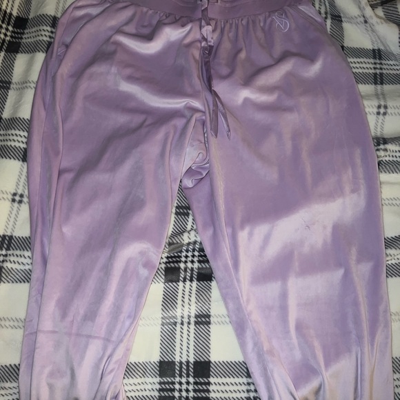 Victoria’s Secret Jogger Set - Picture 2 of 2